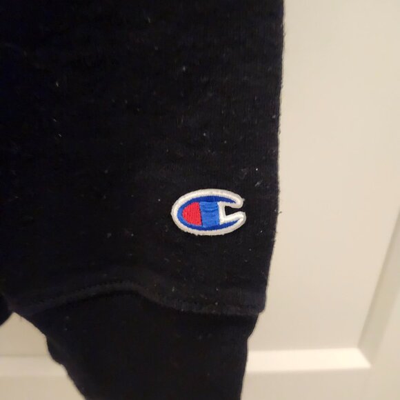 Champion Crewneck - Picture 2 of 4